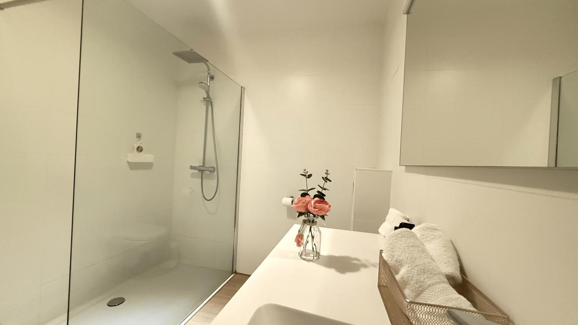 Oneluxstay Near Diamond District Antwerpen Buitenkant foto