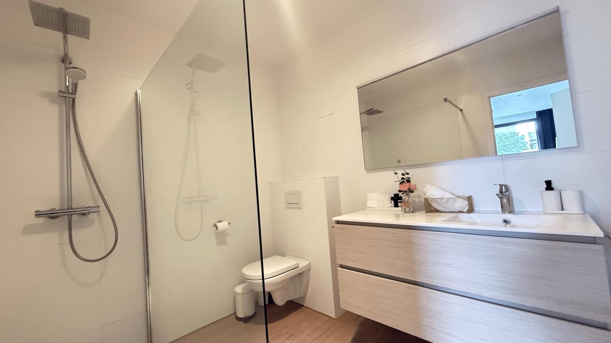 Oneluxstay Near Diamond District Antwerpen Buitenkant foto